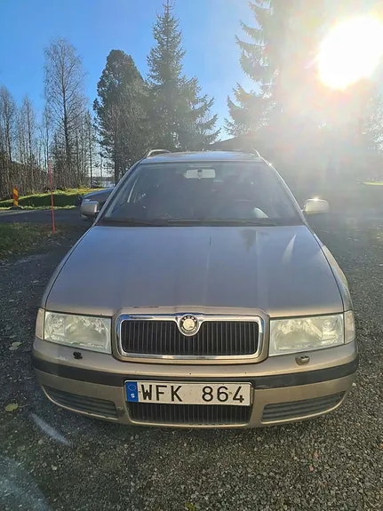 Skoda Octavia 2004 photo 2