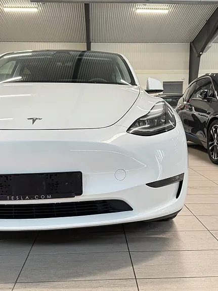 Tesla Model Y 2023 photo 4