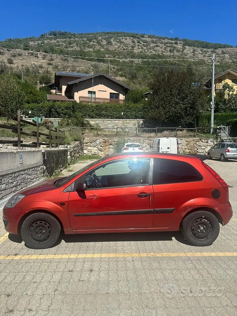 Ford Fiesta 2008 photo 2