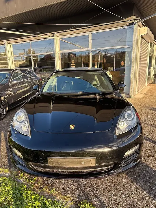 Porsche Panamera 2011 photo 2