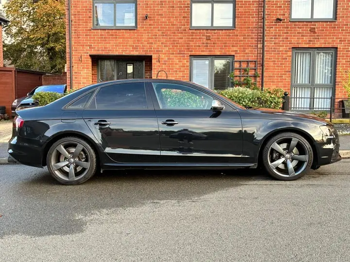 Audi S4 2012 photo 4