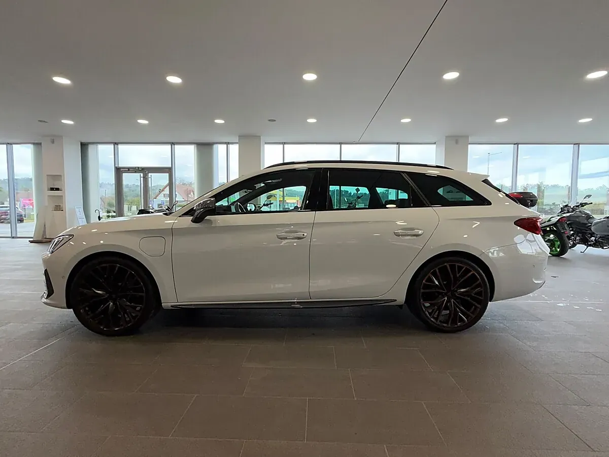 Cupra Leon 2023 photo 3