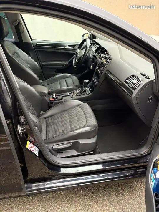 Volkswagen Golf 2012 photo 3