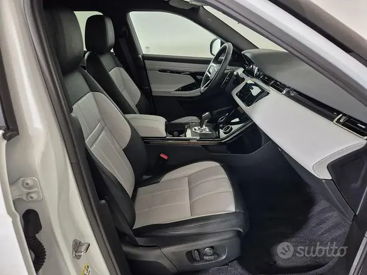 Land Rover Evoque 2022 photo 3