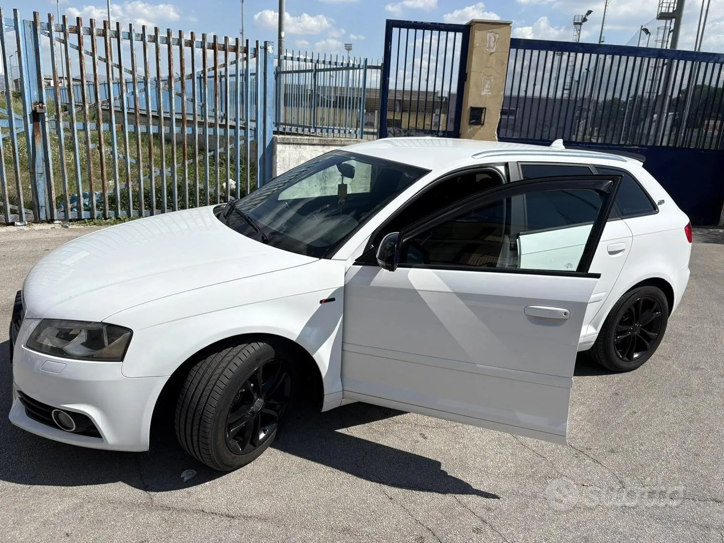 Audi A3 2010 photo 2