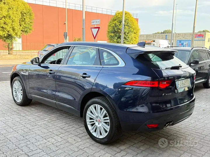 Jaguar F-Pace 2017 photo 4