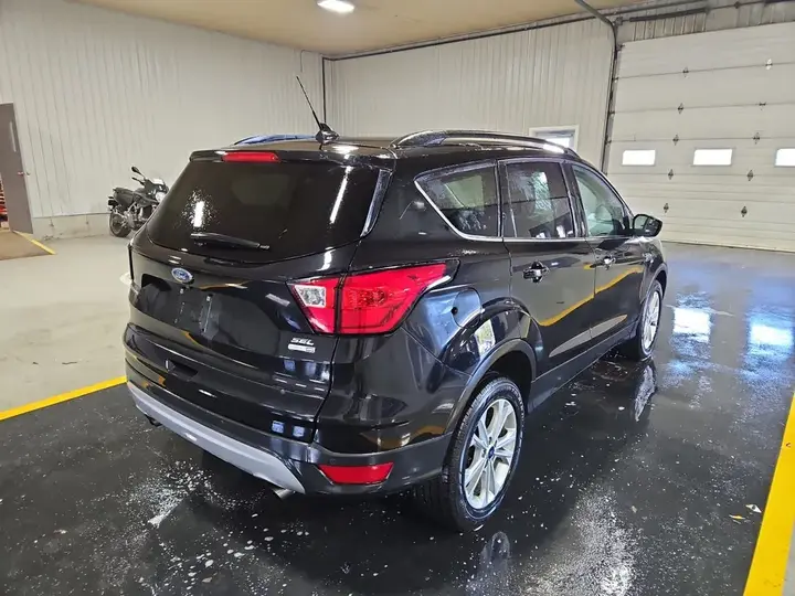 Ford Escape 2019 photo 4