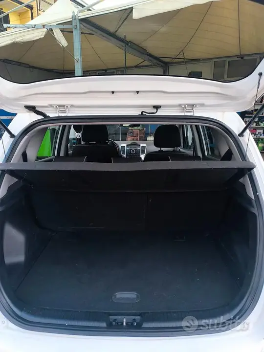 Kia Venga 2011 photo 5