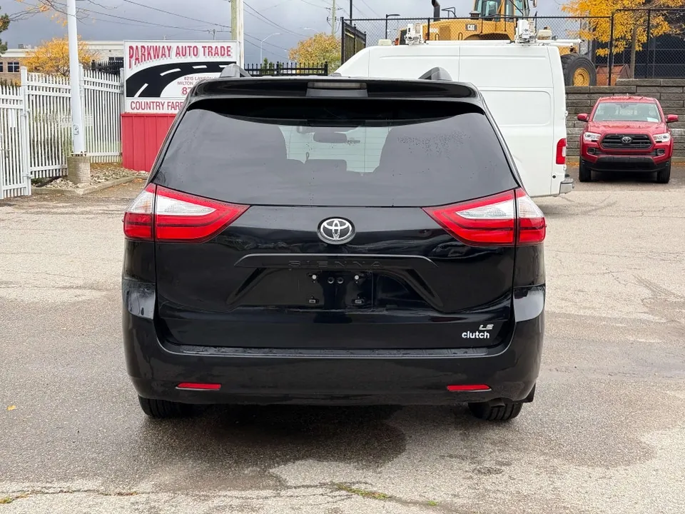 Toyota Sienna 2017 photo 5