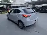 Mazda 2 2023 photo 4