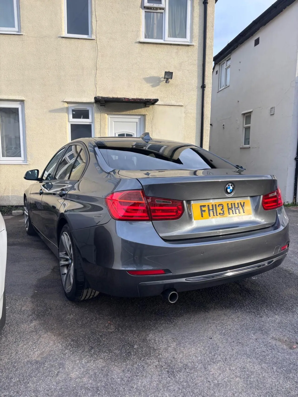 BMW 3 Series 2013 photo 2