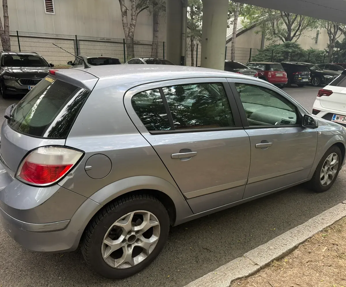 Opel Astra 2006 photo 3