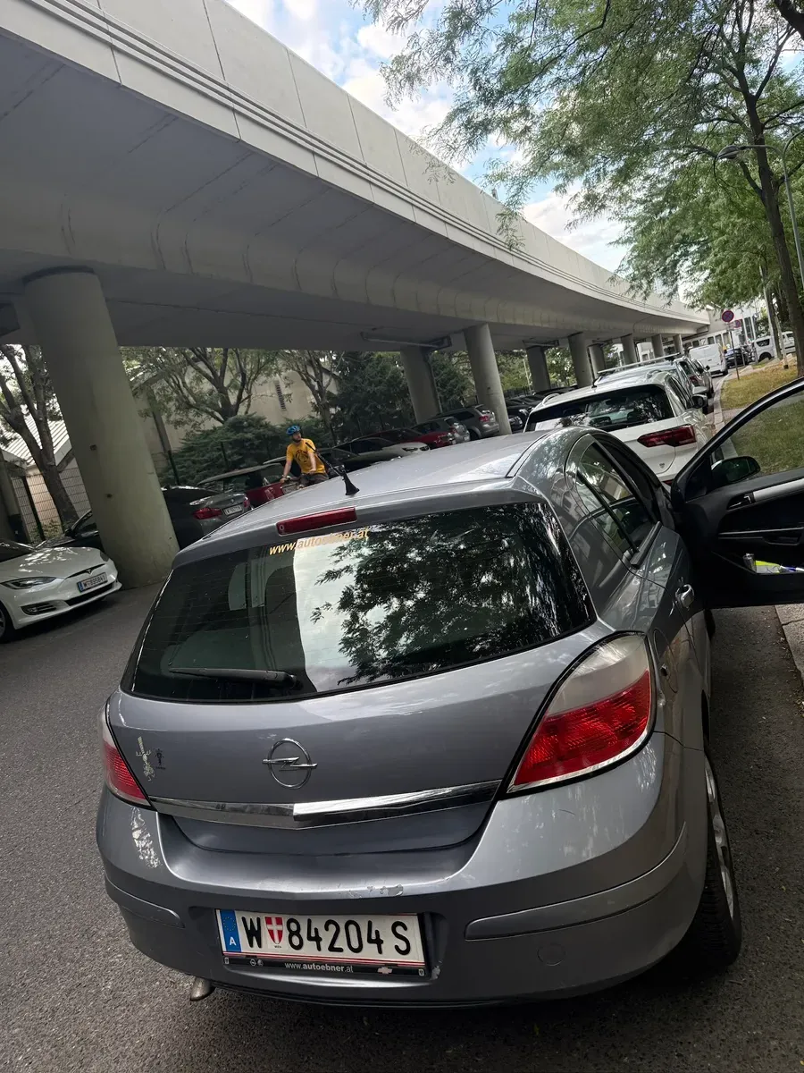 Opel Astra 2006 photo 2