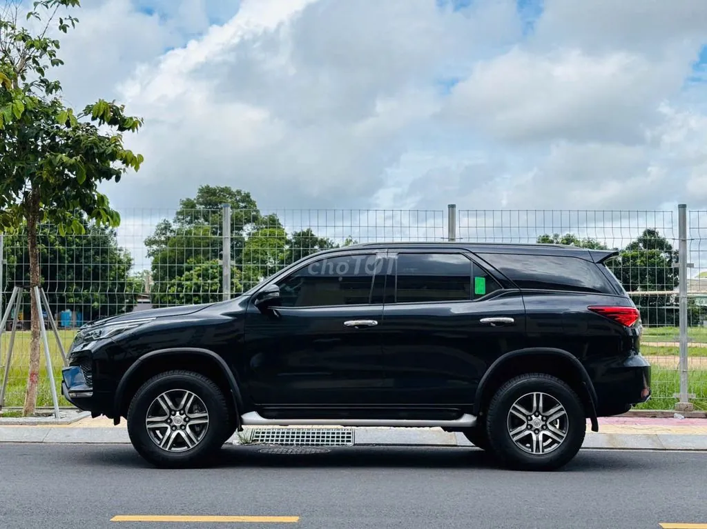Toyota Fortuner 2023 photo 5