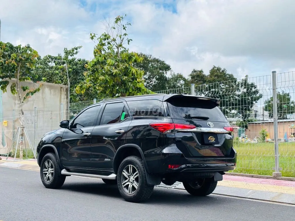 Toyota Fortuner 2023 photo 4