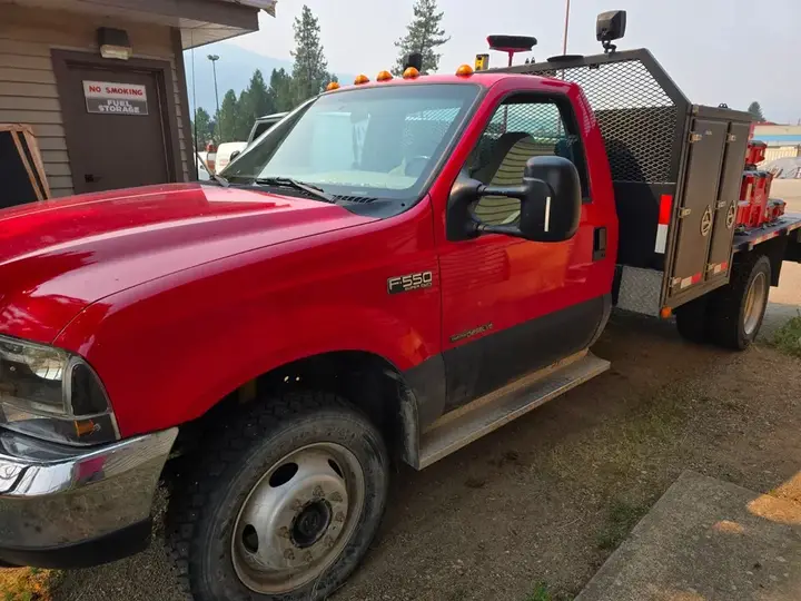 Ford F-550 1999 photo 3
