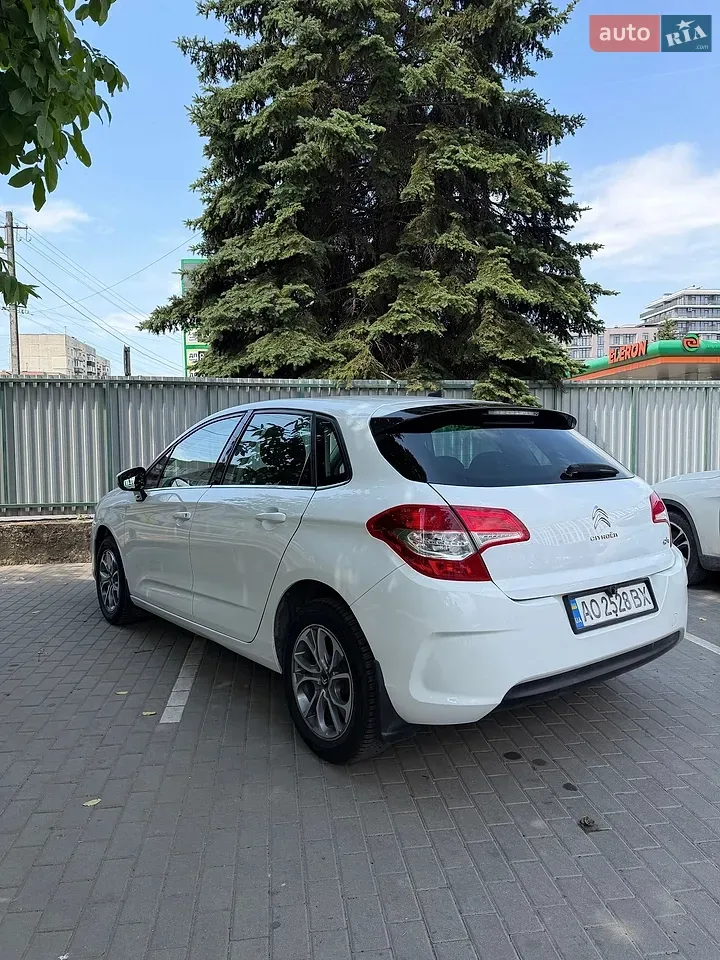 Citroen C4 2012 photo 4