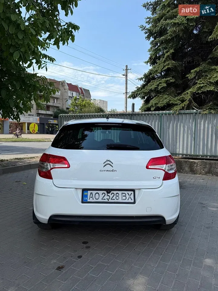 Citroen C4 2012 photo 5