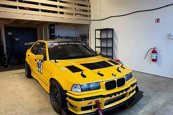 BMW 320I