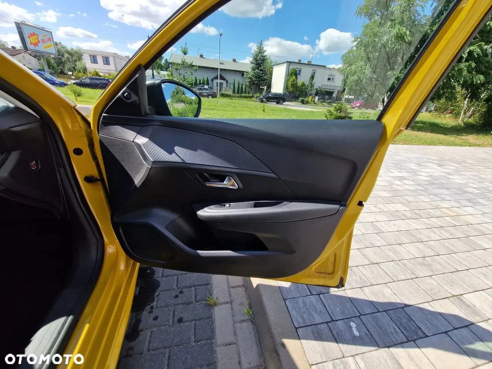 Peugeot 208 2019 photo 2