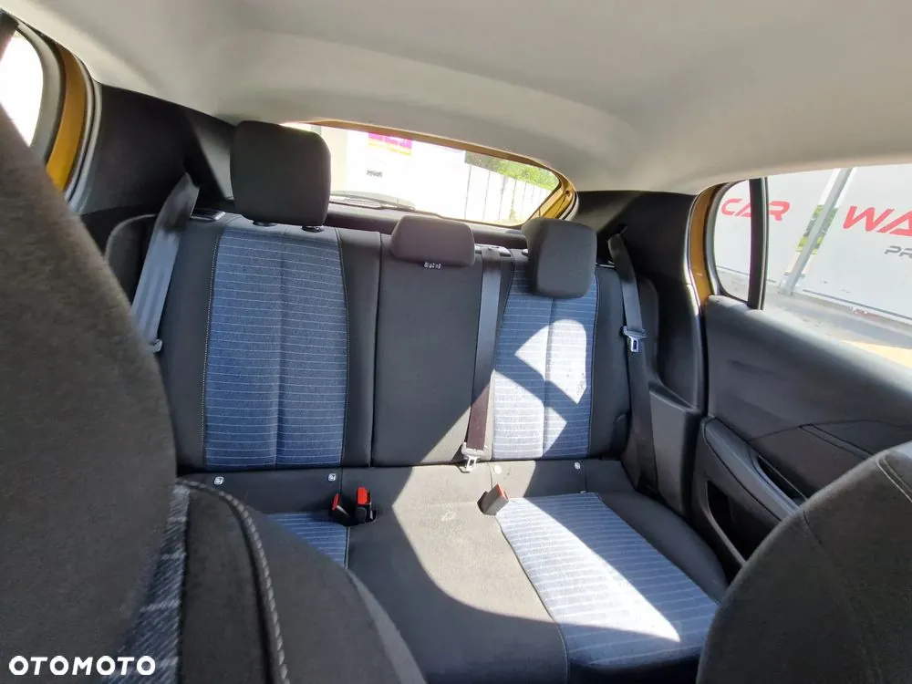 Peugeot 208 2019 photo 3