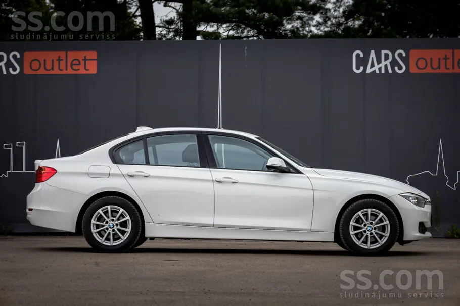 BMW 318 2014 photo 4