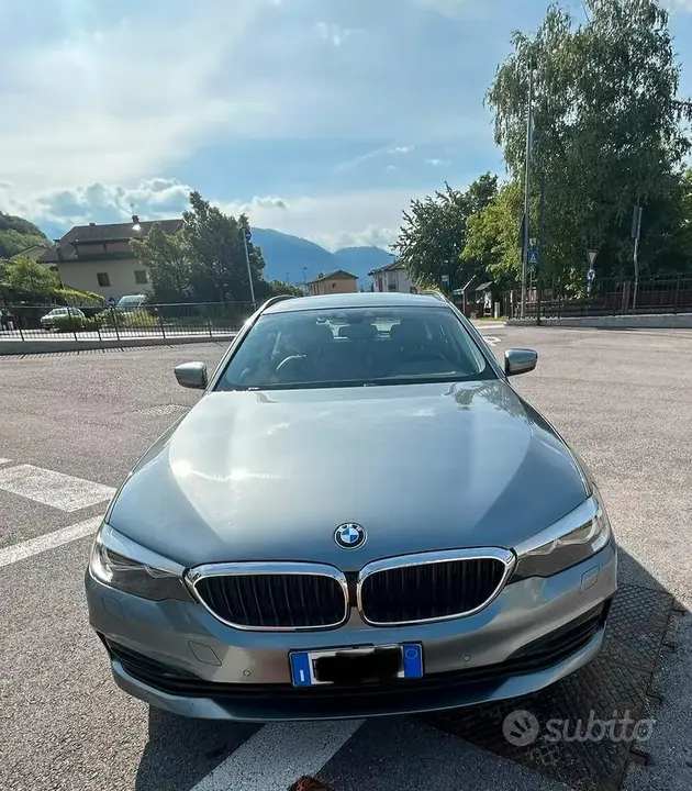 BMW 520 Touring 2019 photo 3