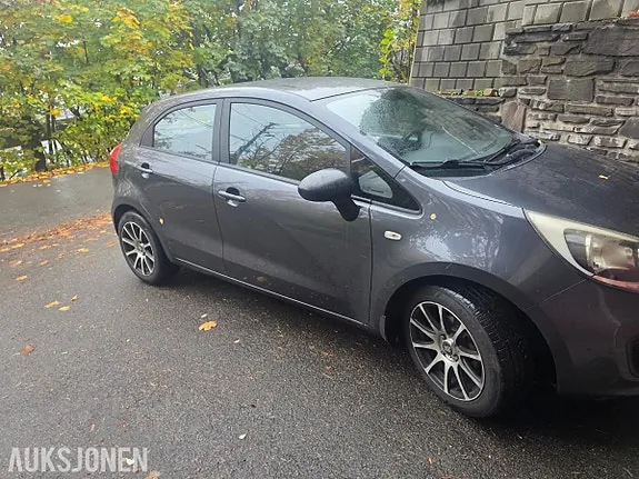 Kia Rio 2013 photo 3
