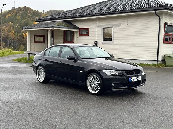 BMW 320I
