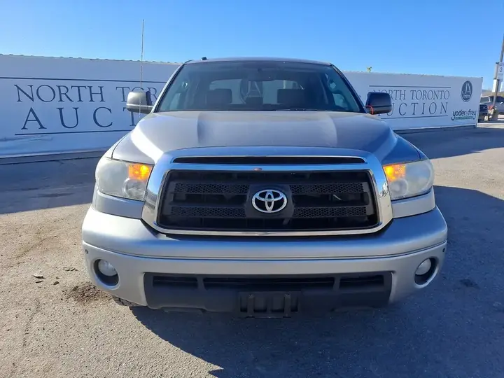 Toyota Tundra 2013 photo 2