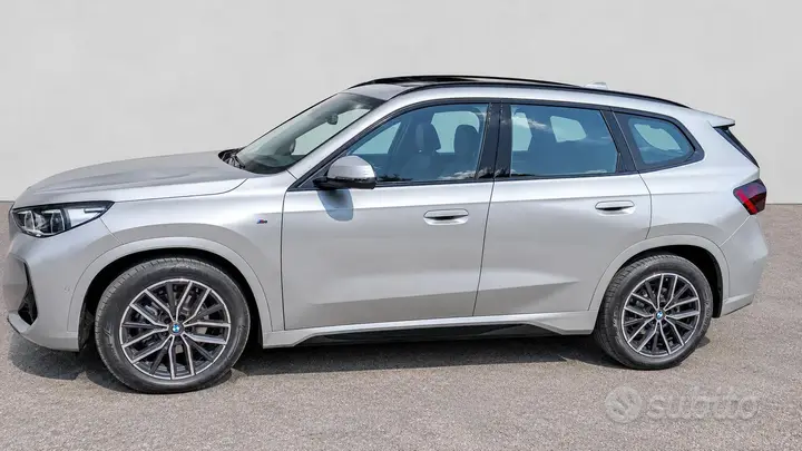 BMW Ix1 2026 photo 3