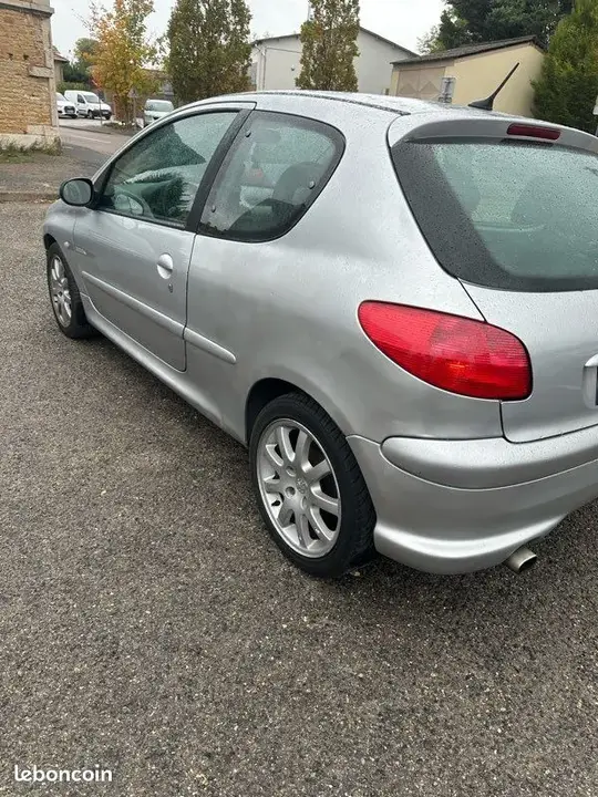 Peugeot 206