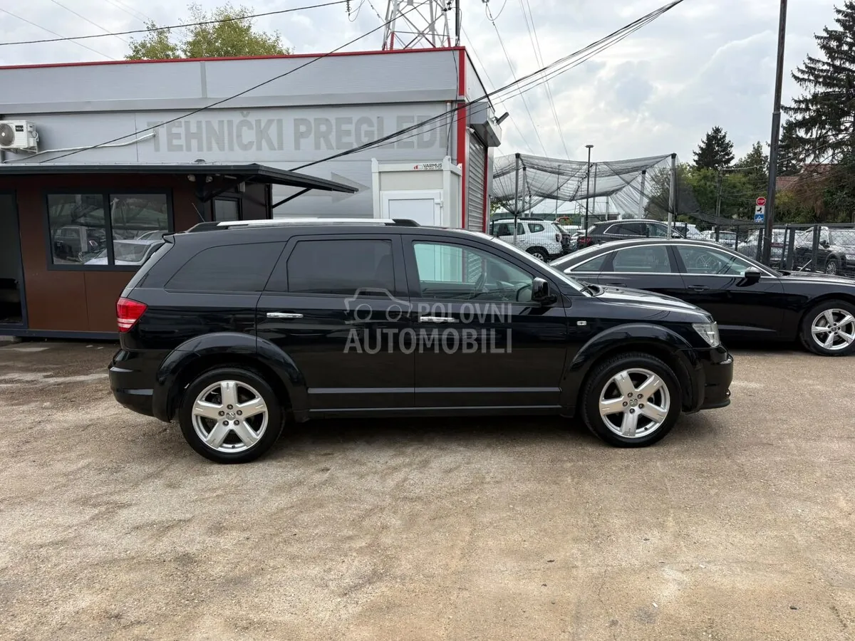 Dodge Journey 2010 photo 4