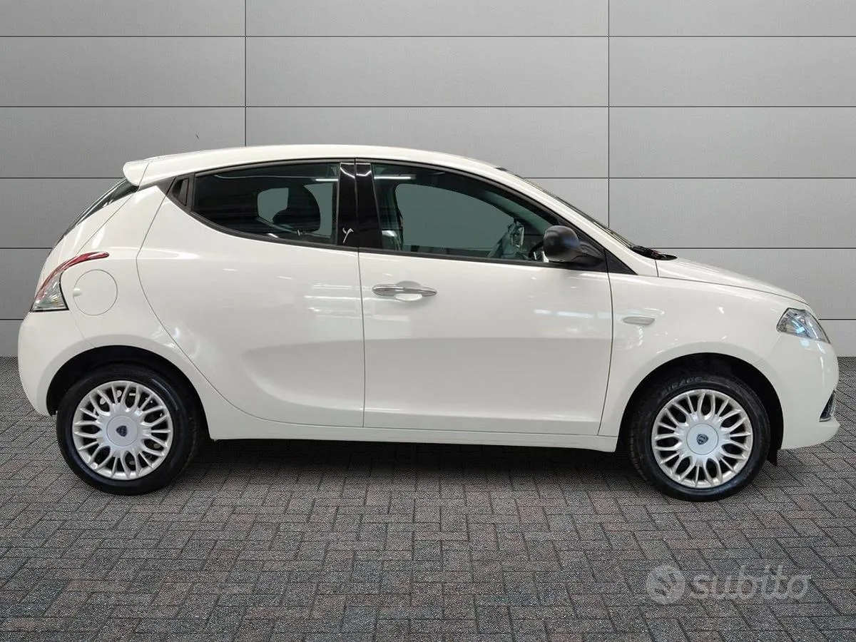 Lancia Ypsilon 2017 photo 3
