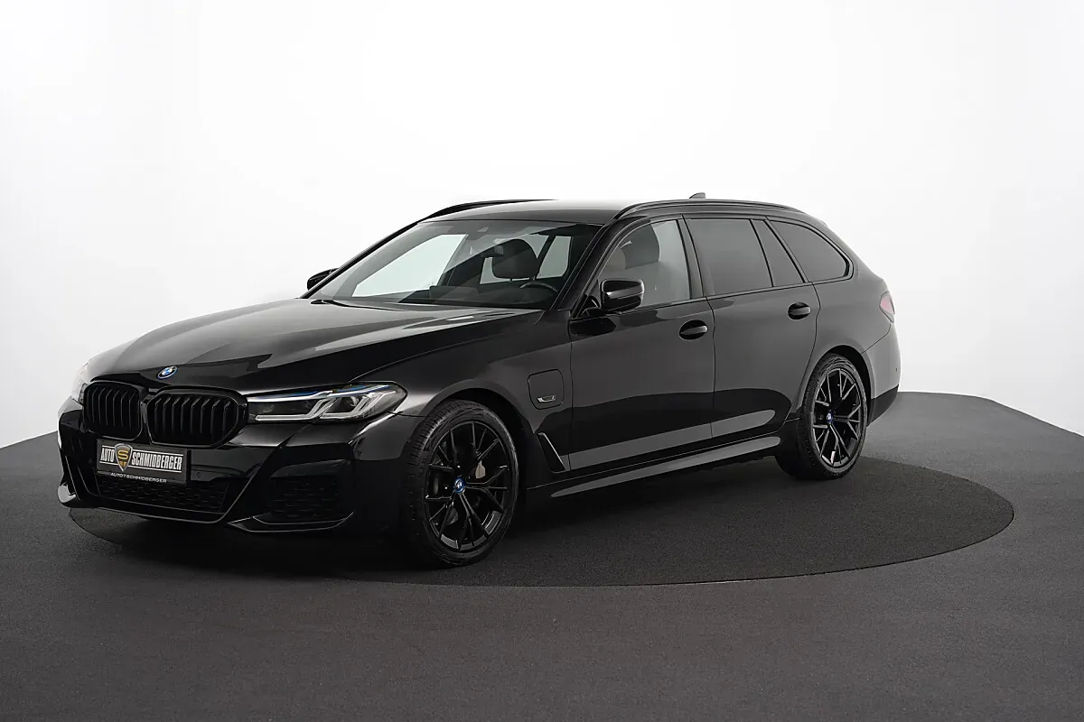 BMW 5 Series 2022 photo 2