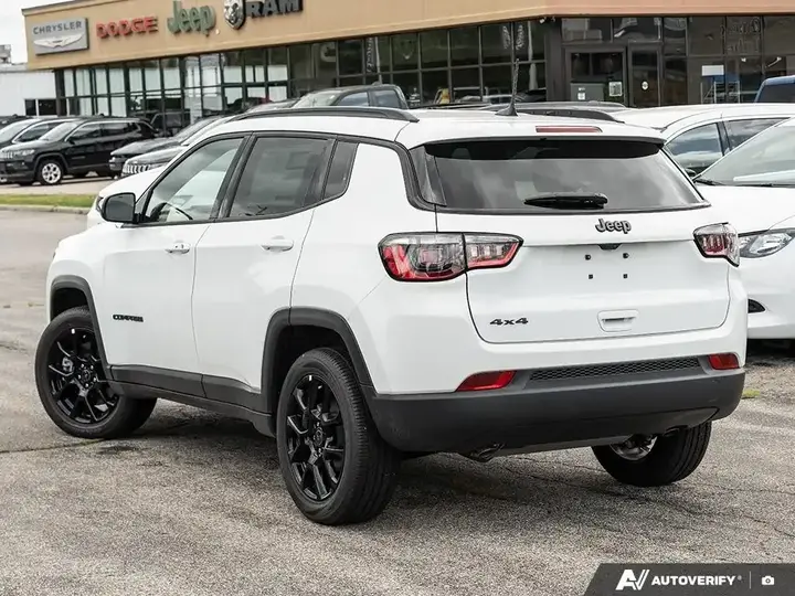 Jeep Compass 2026 photo 4
