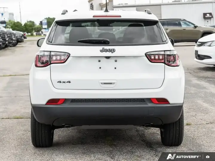 Jeep Compass 2026 photo 5
