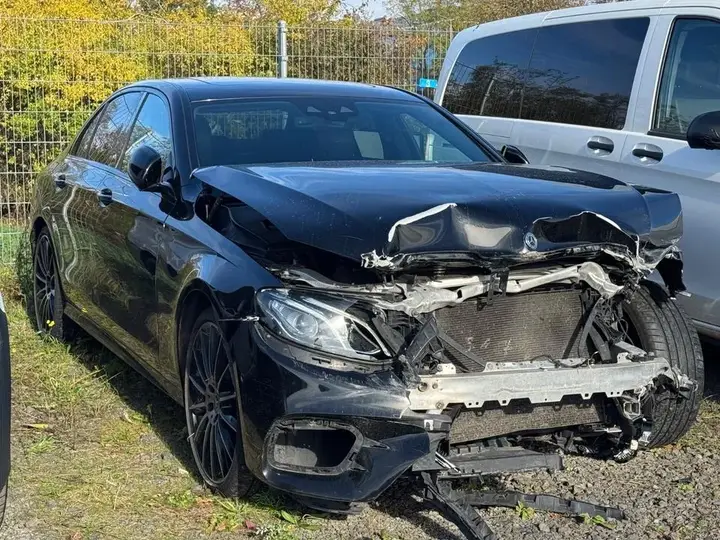 Mercedes-Benz E 220 D