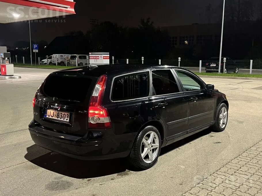 Volvo V50