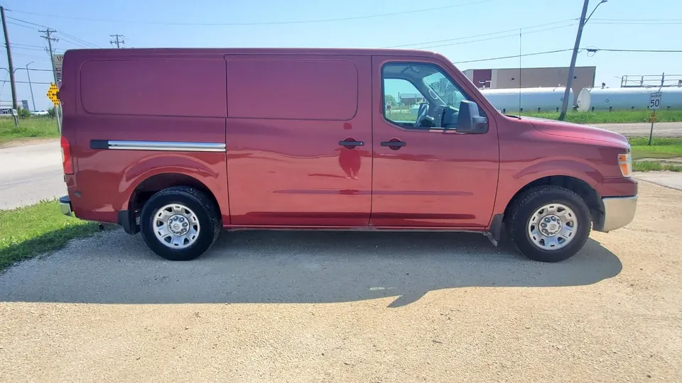 Nissan Nv2500