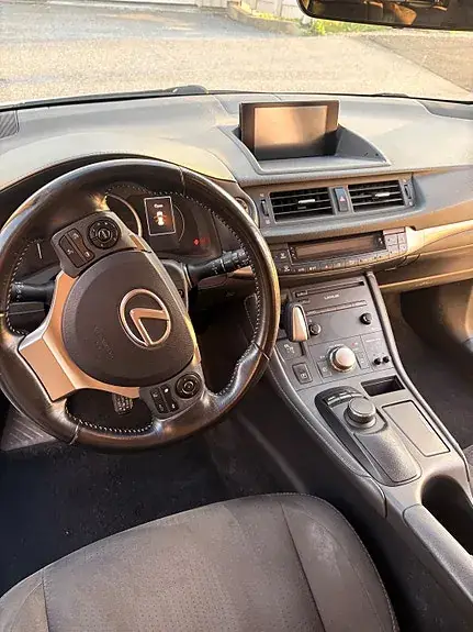 Lexus Ct200H 2018 photo 5