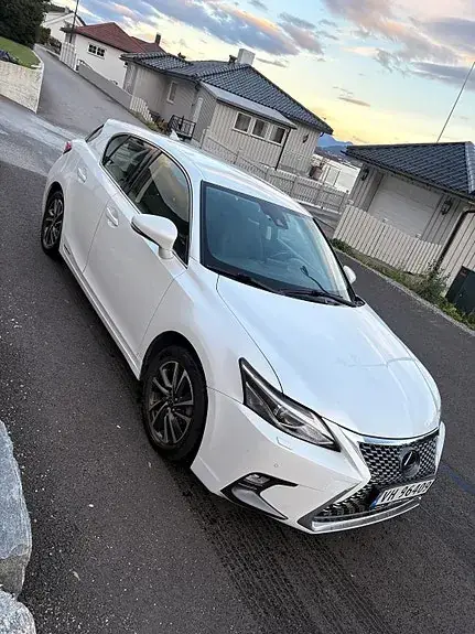 Lexus Ct200H