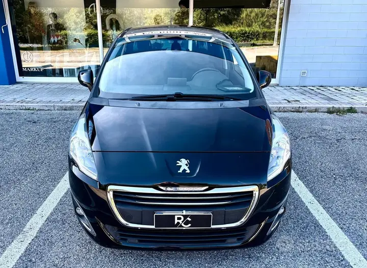 Peugeot 5008 2015 photo 2