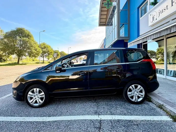 Peugeot 5008 2015 photo 5
