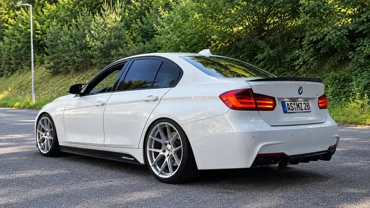 BMW F30