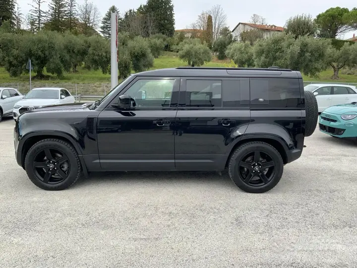 Land Rover Defender 2024 photo 4
