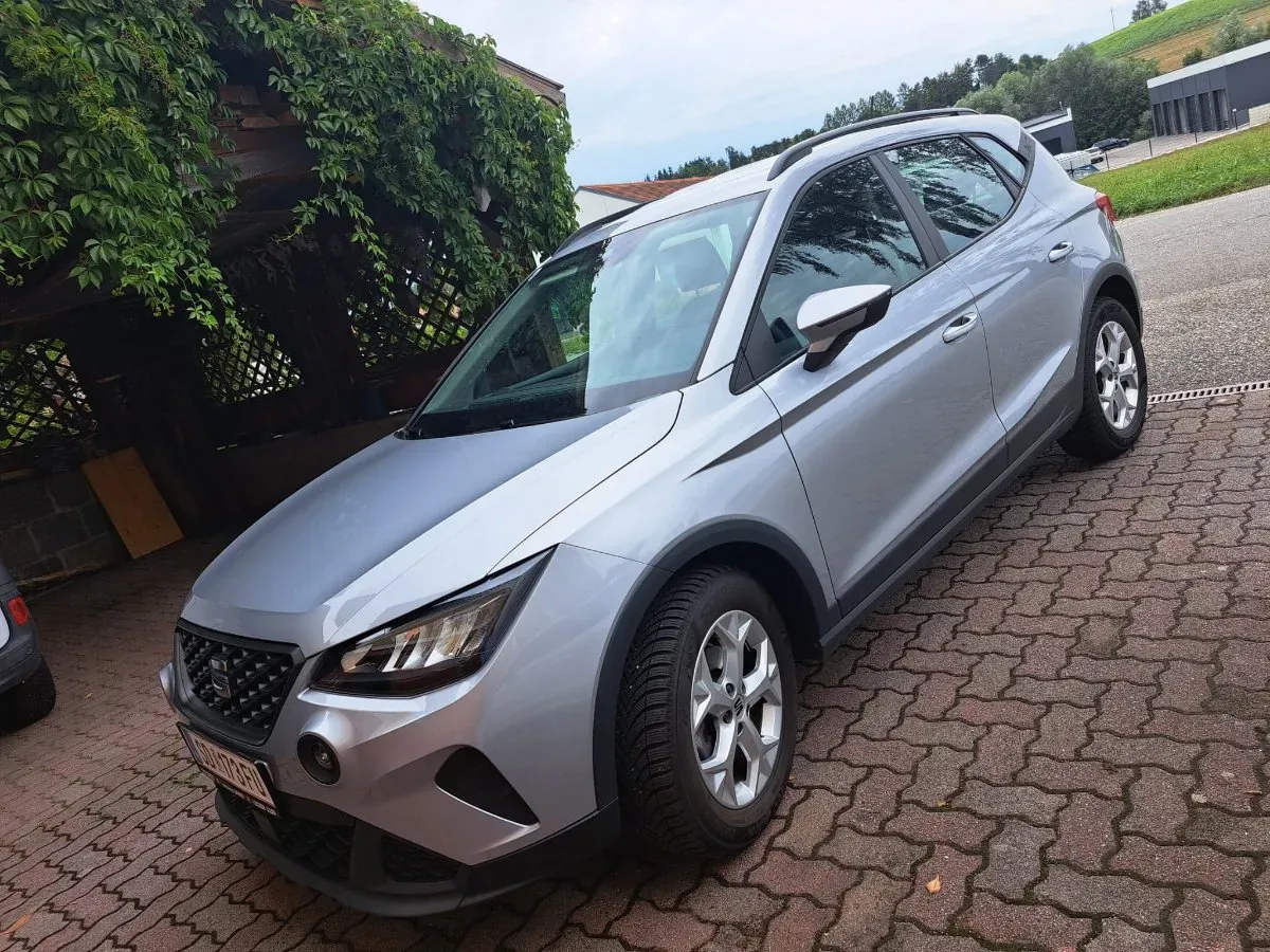 Seat Arona 2023 photo 3