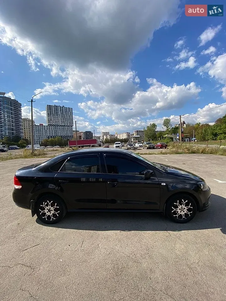 Volkswagen Polo 2011 photo 4