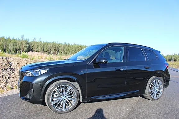 BMW Ix1 2023 photo 2