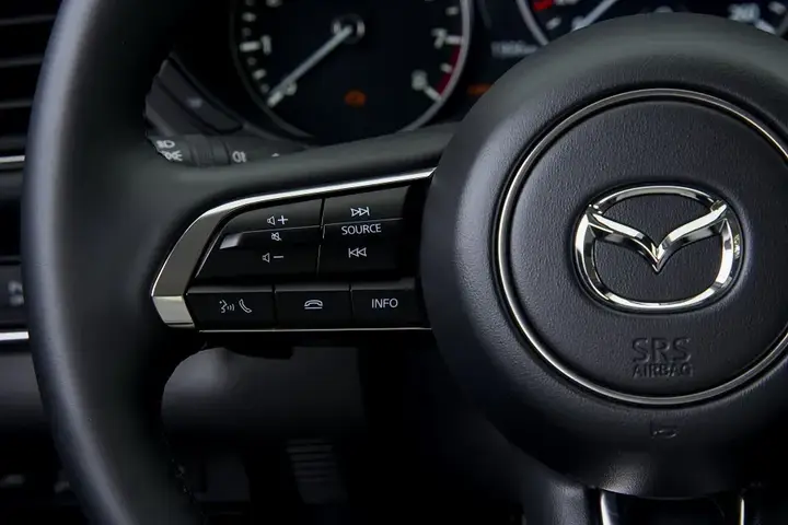 Mazda Cx-30 photo 3